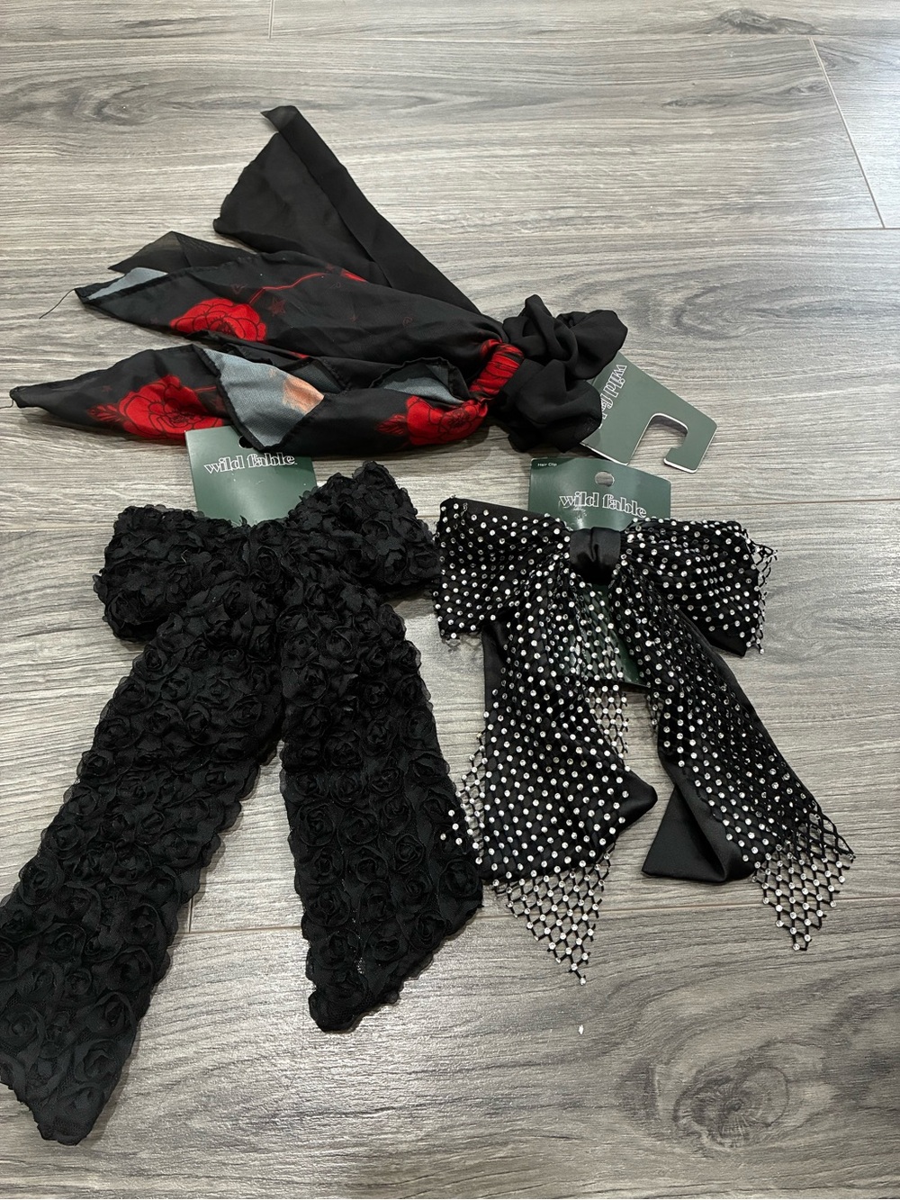 wild fable Black and Red Floral Scarf with Black Decorative Hair Bows